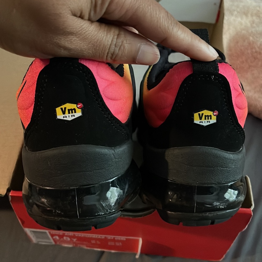 Nike Vapormax NO I WILL NOT ACCEPT ANY OFFERS LOWER THAN WHATS POSTED. - Picture 10 of 11